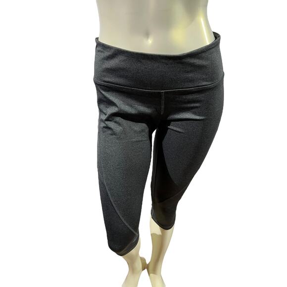 Grey Reebok Capri Leggings, Size Medium, Excellent Condition - Picture 14 of 16